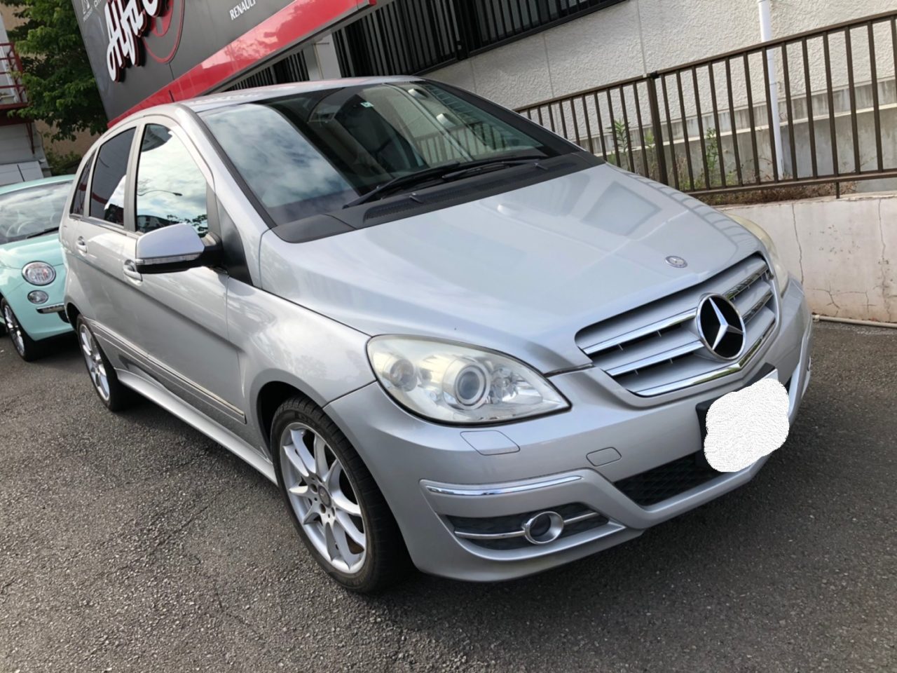 メルセデスベンツbクラスの車検 トランクルーム 水浸し さくら車検 ブログ 整備レポート