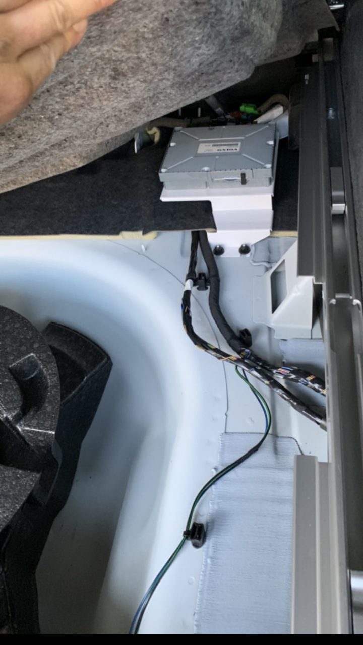 ボルボ ｖ７０ B4164t テレビ写らない さくら車検 ブログ 整備レポート