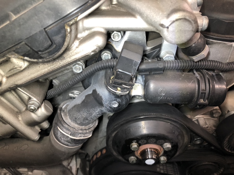 BMW 3シリーズ 320i サーモスタット交換 さくら車検‐ブログ＆整備レポート