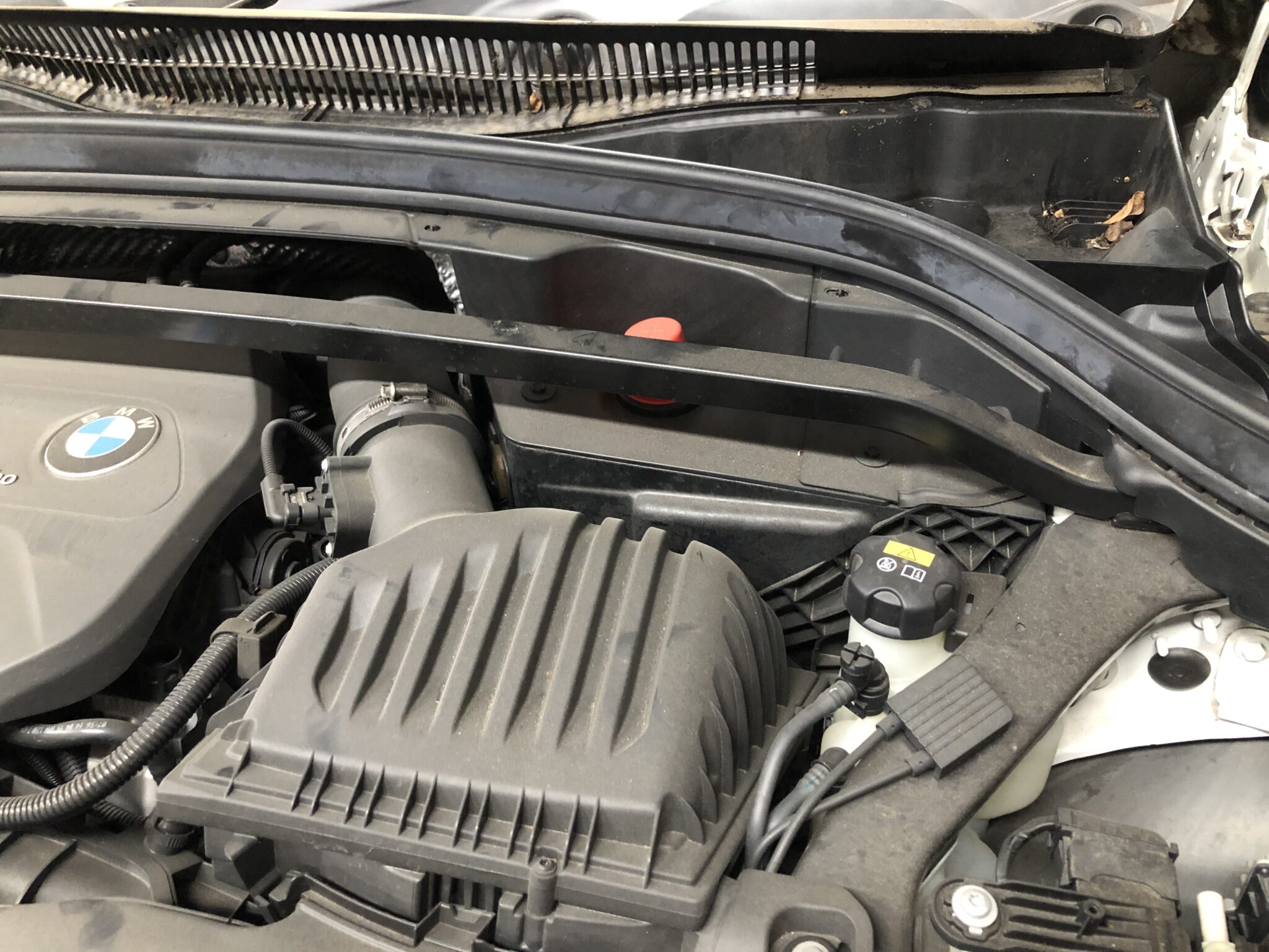 BMW X1 バッテリー交換 さくら車検‐ブログ＆整備レポート