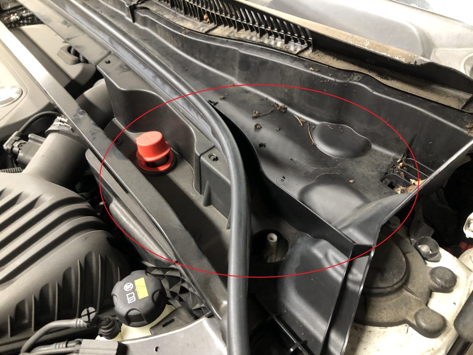 BMW X1 バッテリー交換 さくら車検‐ブログ＆整備レポート