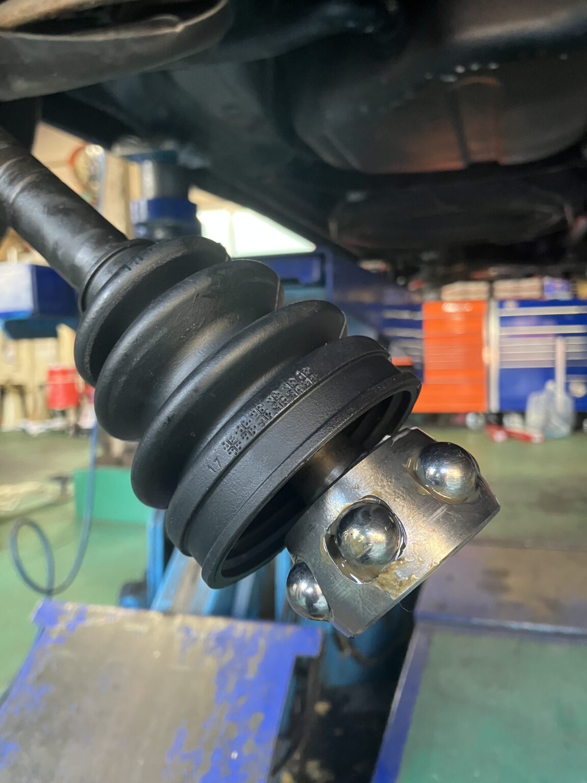 トヨタ VOXY ドライブシャフトブーツ交換（インナー） さくら車検‐ブログ＆整備レポート