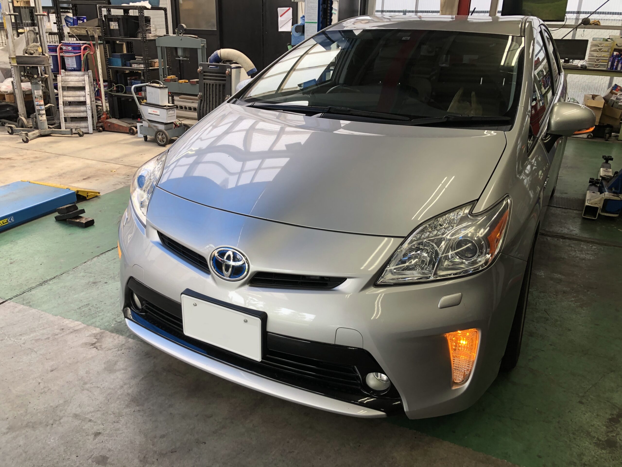 プリウス リアショックアブソーバ 交換 | さくら車検‐ブログ＆整備レポート